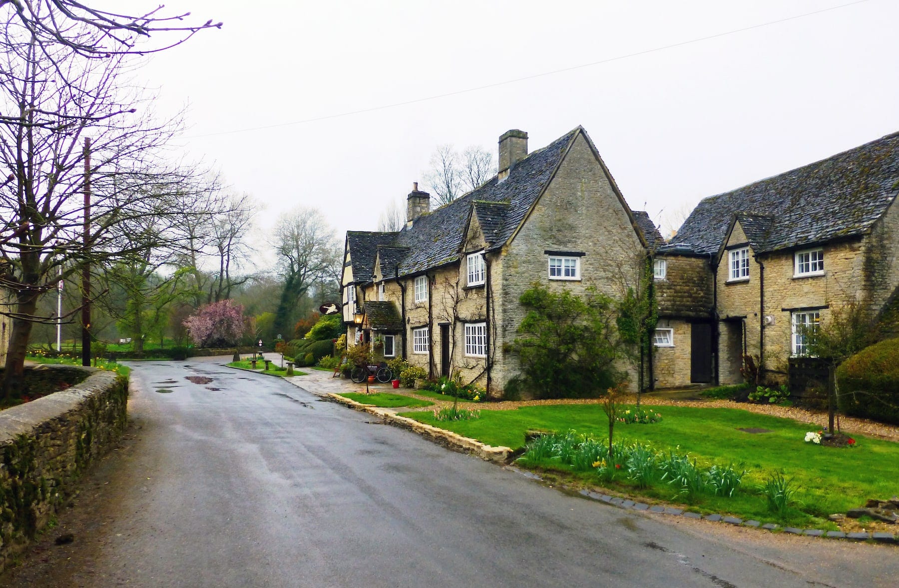 holiday charming cotswolds banner