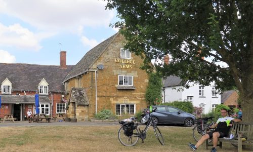 Cotswold Water Park to Cricklade Loop